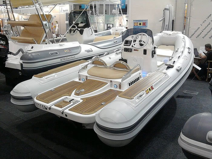 ribline47_conceptjet_hinten